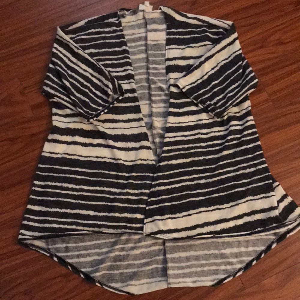 LuLaRoe Lindsay Sweater